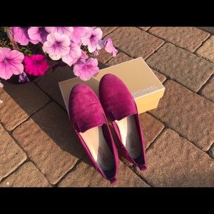 Michael Michael Kors Suede Slip on （pomegranate)